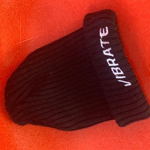 Korean brand Vibrate beanie black